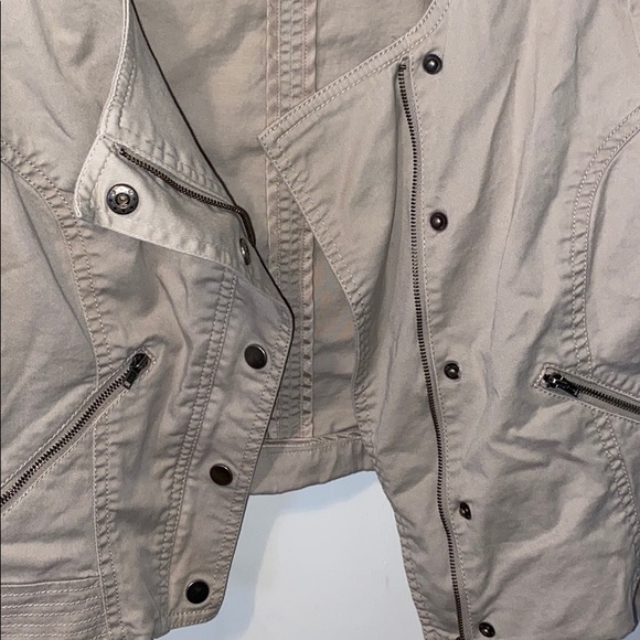 H&M beige jacket - Picture 4 of 4